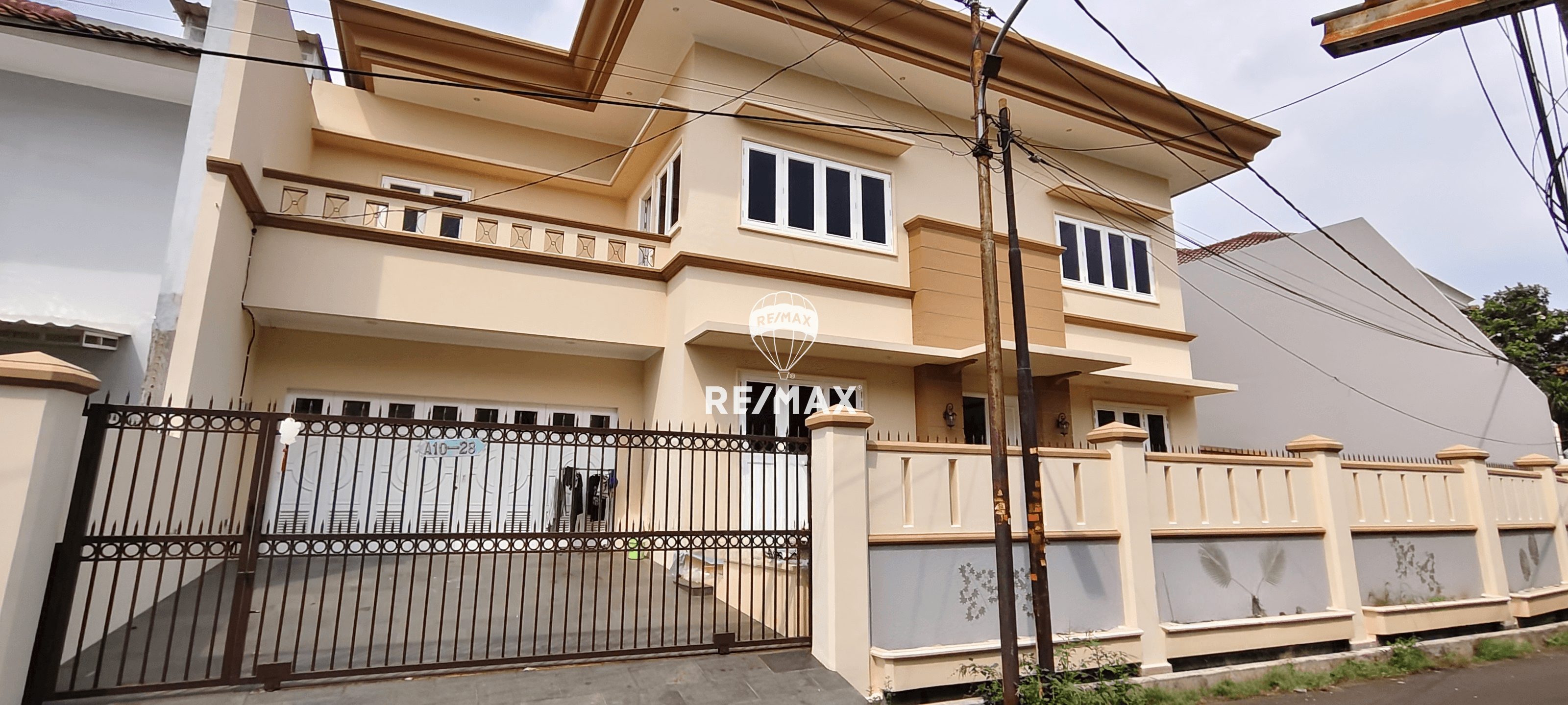 DiJual Rumah Baru Renov Taman Kedoya Baru